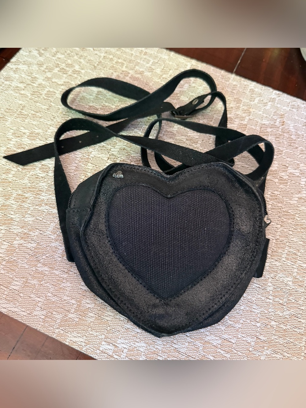 Alchemy gothic black heart shaped leather purse 6-1/2”